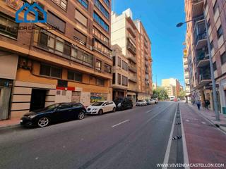 Local commercial à Carrer d'herrero 53. Local ideal para supermercado