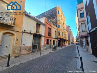 Reihenhaus  Carrer de ximén pérez d'arenós 10. Casa a derribar en zona tranquila