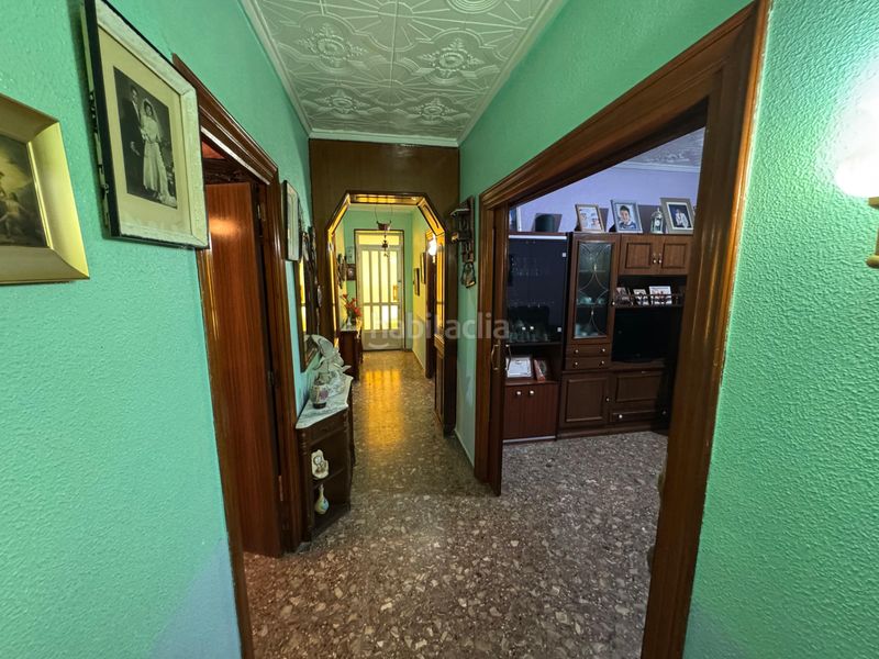 Foto 3f2870d7-cacb-4dec-831c-6e134ba63759. Casa amb aparcament a Petrer