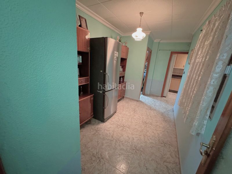 Foto 98ea15ff-c42f-417c-8146-7d0a4289356b. Casa amb aparcament a Petrer