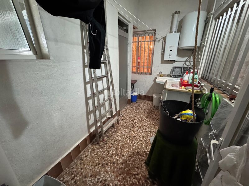 Foto e0a7af1e-037e-433e-9204-1434dbad379d. Casa amb aparcament a Petrer