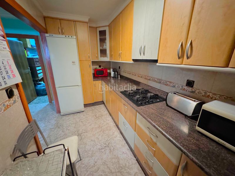 Foto ee7955f2-ecd3-49a1-95cd-a5b45b66a6ab. Casa amb aparcament a Petrer