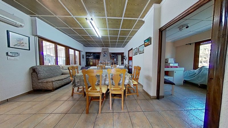 Foto 47c93976-b697-4bbc-8c66-2c739c182aa9. Casa amb piscina a Sax