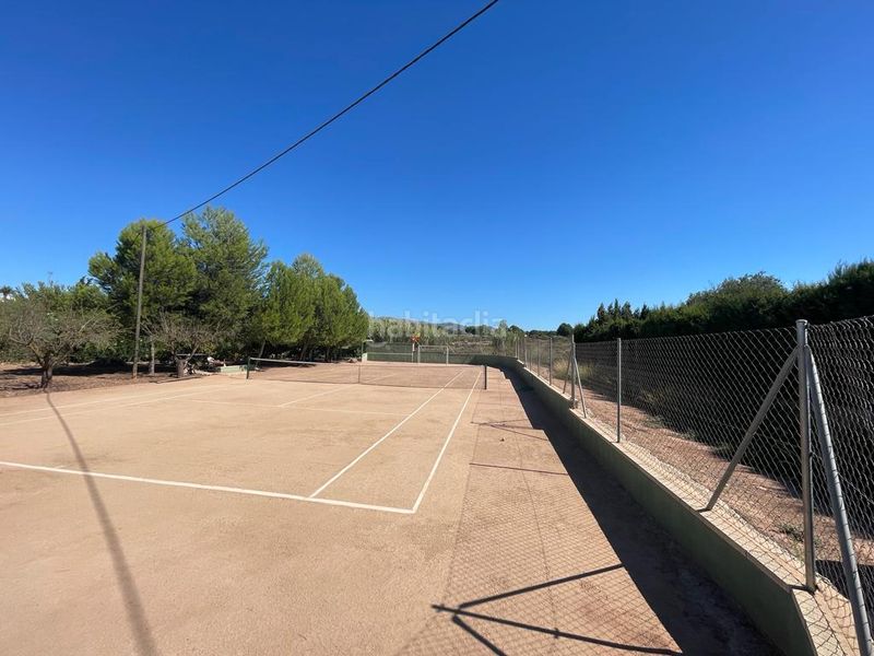 Foto a53085d1-e02b-415b-8826-46fb16101e50. Casa amb piscina a Sax