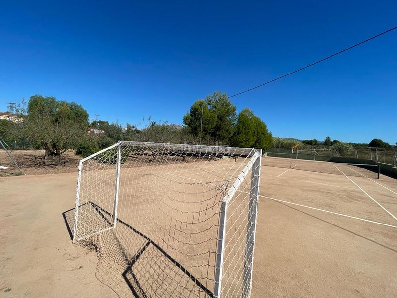 Foto abe763f9-077b-41e4-befb-e33e1e3a15ab. Casa amb piscina a Sax