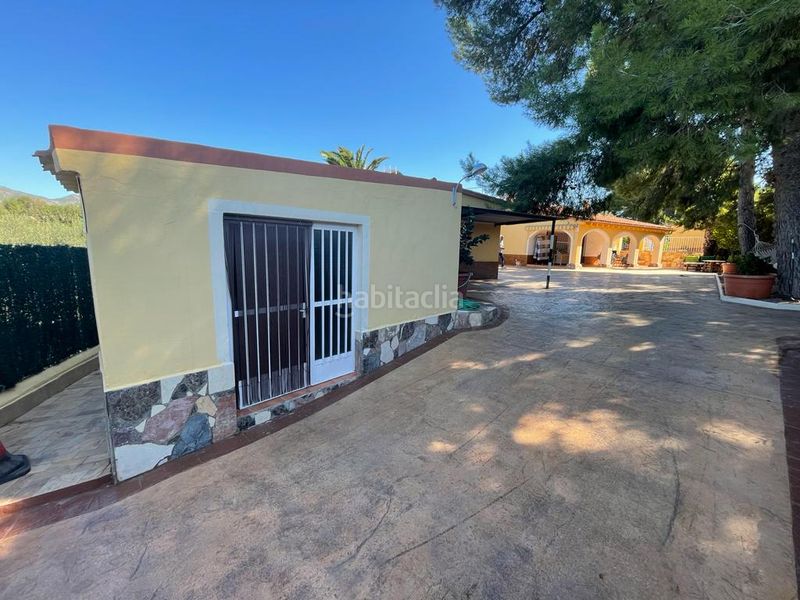 Foto b931e793-4384-4df7-a6e5-e34e031557a5. Casa amb piscina a Sax