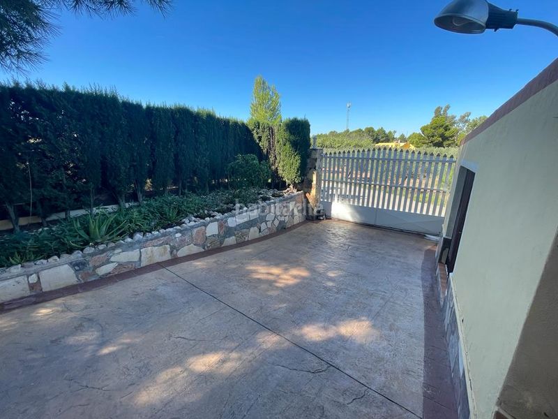 Foto c9ea4828-6a21-49bb-82be-12c6bebdac82. Casa amb piscina a Sax