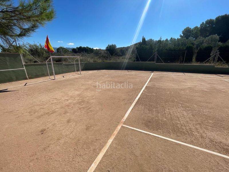 Foto e8abe842-8285-4ffe-a114-5253bd74590f. Casa amb piscina a Sax