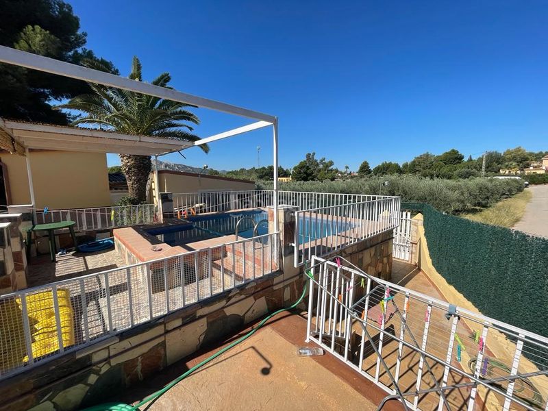 Foto f7f6b5fe-7890-41d9-bd16-577c4ec9497e. Casa amb piscina a Sax