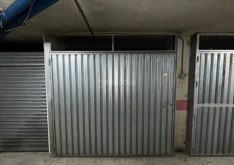 Foto cf09581c-b252-4748-9216-b0efa8a92cba. Aparcament cotxe a Fraternidad Elda