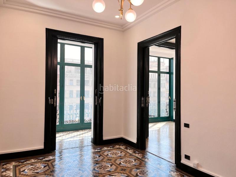 Foto 0057eea9-2de4-406f-a4c1-d33ac749c50f. Alquiler oficina impecable oficina en edificio catalogado en Barcelona