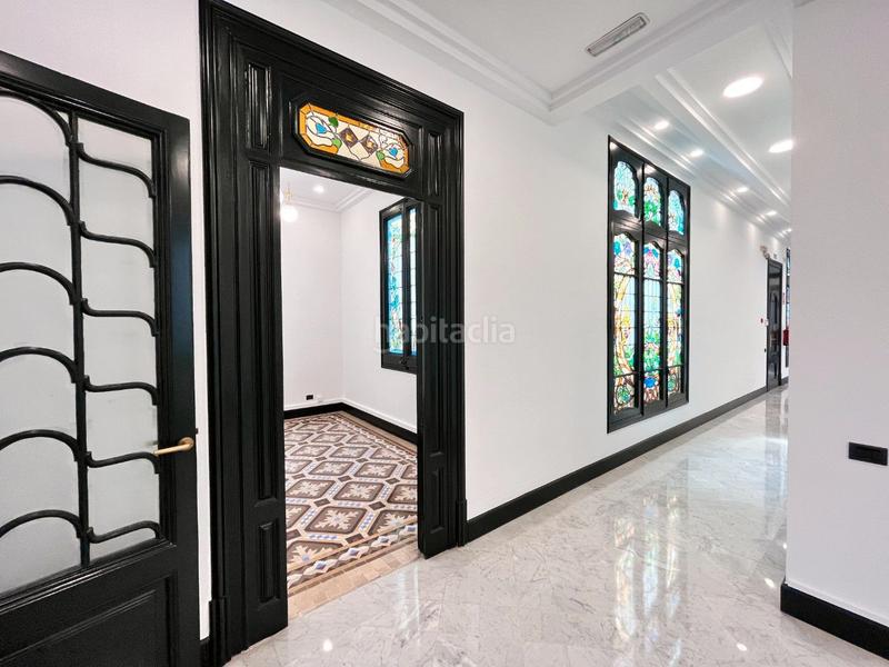 Foto a6b3564f-8dd3-4633-b5f8-fe76f27d0169. Alquiler oficina impecable oficina en edificio catalogado en Barcelona