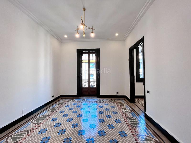 Foto 7a0be87a-b243-4115-bcbe-4993dcc60efd. Lloguer oficina amb calefacció aparcament a Dreta de l´Eixample Barcelona