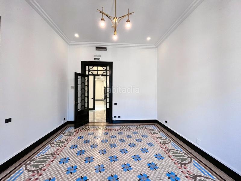 Foto bd8559b3-8949-4a51-b9cd-d7e89ced8d73. Location bureau avec chauffage parking dans Dreta de l´Eixample Barcelona