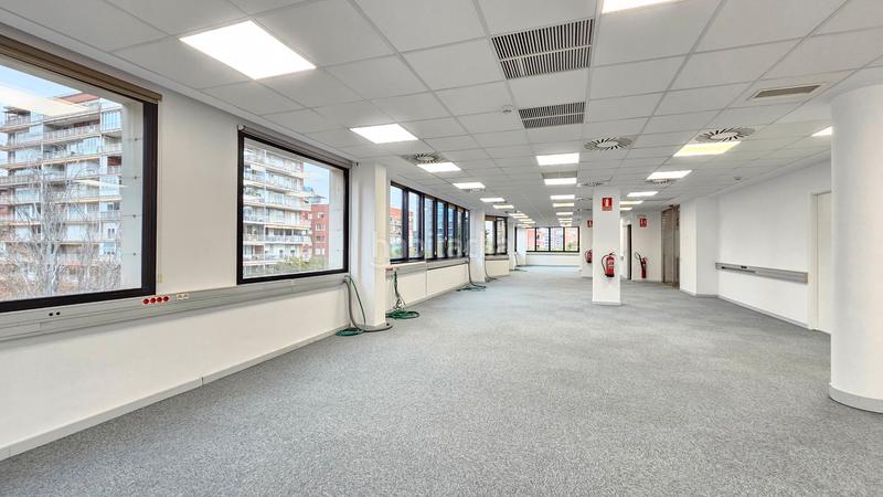 Foto 4df42653-2d57-41f3-9fc3-b86a0009c9fe. Location bureau avec chauffage parking dans Barri de les Corts Barcelona