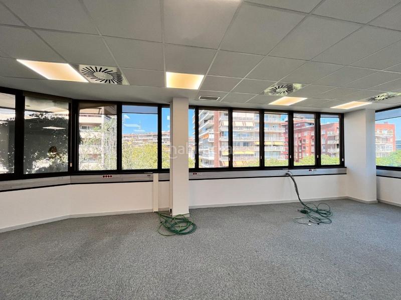 Foto 05781890-85f3-4e31-90c6-cd2351cddcd9. Rent office space with heating parking in Barri de les Corts Barcelona