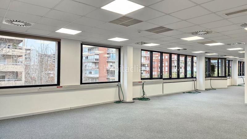 Foto 33ca0d3b-6f46-4280-8ffa-7c942d2c5a07. Rent office space with heating parking in Barri de les Corts Barcelona
