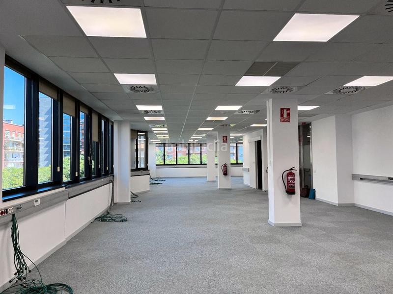Foto 665a1b68-102b-450d-9cda-cb54daa8219c. Rent office space with heating parking in Barri de les Corts Barcelona