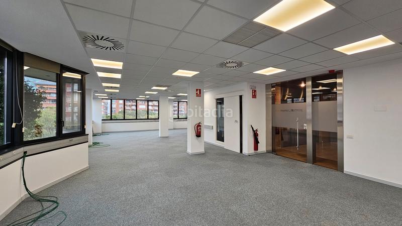 Foto a7345a8f-228b-4ad2-a1c0-0ce68078c37a. Rent office space with heating parking in Barri de les Corts Barcelona