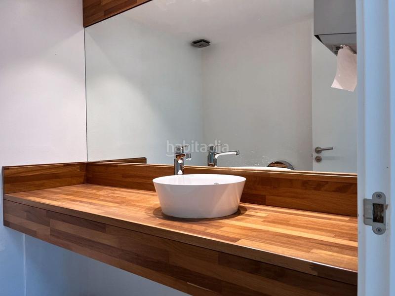 Foto acc4a9a0-9ed1-4baf-9f05-ba235440e808. Rent office space with heating parking in Barri de les Corts Barcelona