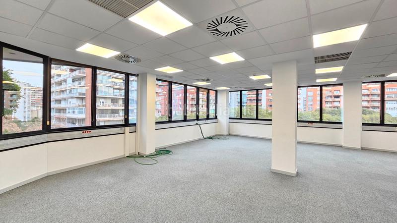 Foto af9191b1-018d-47e1-b645-e70ad30bc805. Rent office space with heating parking in Barri de les Corts Barcelona
