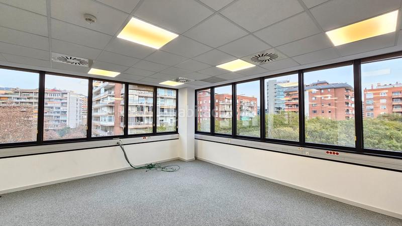 Foto de9ab1b1-3857-4682-8e74-008adb9ff685. Rent office space with heating parking in Barri de les Corts Barcelona