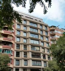 Location Bureau  Travessera de les corts. Avda. madrid / gran via carles i