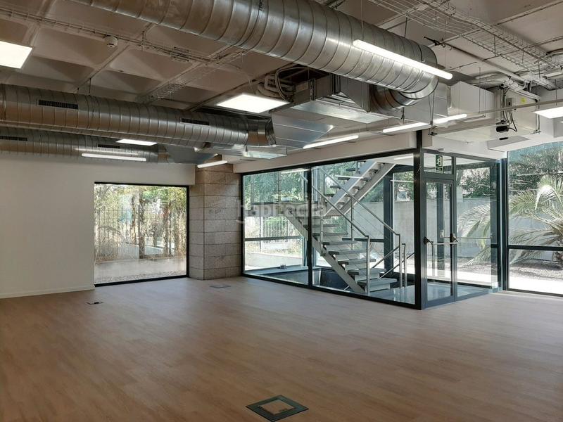 Foto 8b836df5-bd14-475d-b514-c04f33ca44e1. Alquiler oficina  completamente reformada en Sant Cugat del Vallès