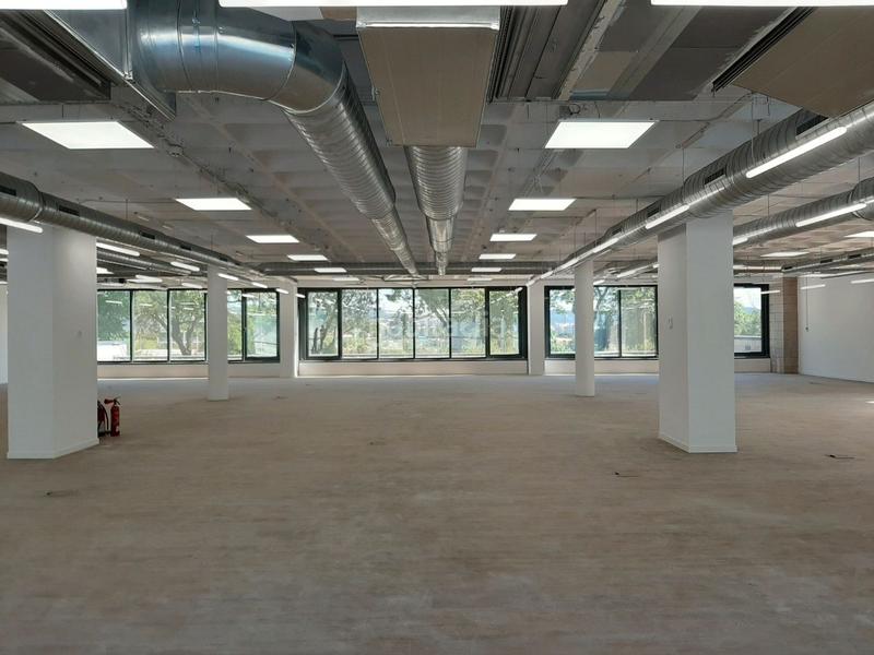 Foto 6042a1bd-652c-43bb-8f25-786fc97ed626. Rent office space with heating parking in Volpelleres Sant Cugat del Vallès