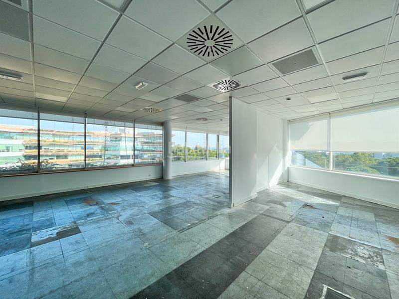 Foto cf844ef2-6da6-4303-882b-e59fe00f916a. Location bureau avec chauffage parking dans Volpelleres Sant Cugat del Vallès