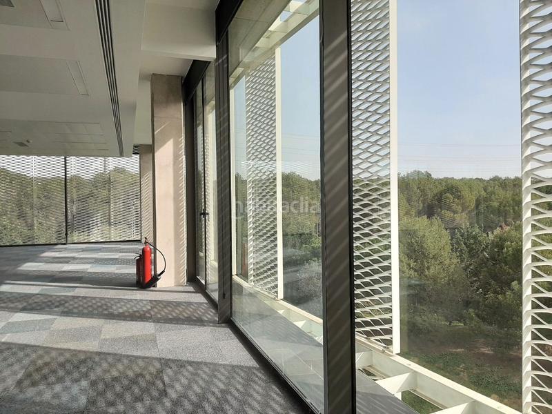 Foto db81f98f-d326-44a1-ab19-fe09dfe28f45. Affitto ufficio con riscaldamento parcheggio in Volpelleres Sant Cugat del Vallès