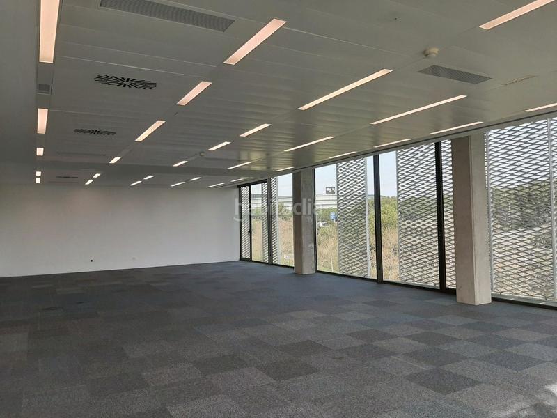 Foto b0d084cf-5d8c-451b-852f-a76cbfdb040f. Alquiler oficina oficinias en sant cugat en Volpelleres Sant Cugat del Vallès