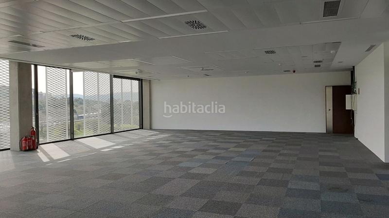 Foto 206b4228-79f2-4d2e-acb6-5129109fe885. Location bureau avec chauffage parking dans Volpelleres Sant Cugat del Vallès