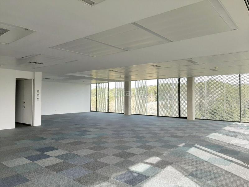 Foto 3d5ec2c9-75d3-4b49-a509-bdcb50a6c507. Location bureau avec chauffage parking dans Volpelleres Sant Cugat del Vallès