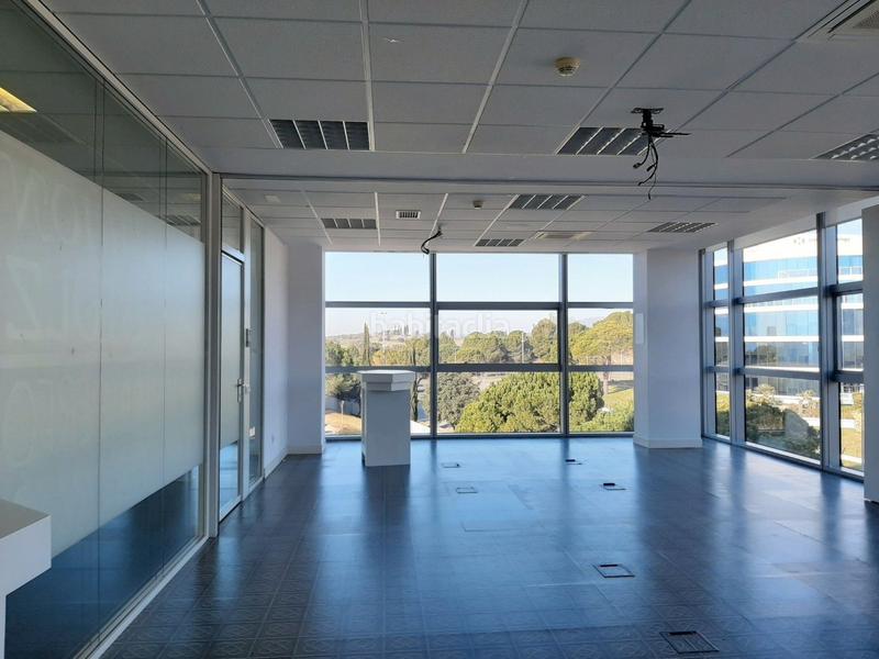 Foto 3ea59598-07da-4b07-b40f-f13a5b14db37. Rent office space with heating parking in Volpelleres Sant Cugat del Vallès