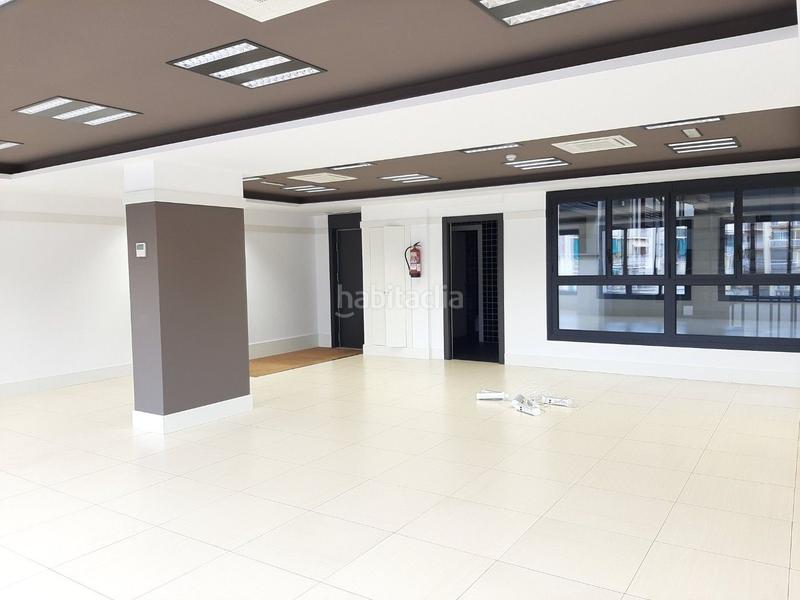 Foto 4cea3287-1053-4d1e-9322-1d1ce3afd640. Lloguer oficina amb calefacció aparcament a Sants-Badal Barcelona