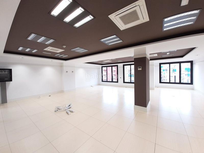 Foto 97ee4ea1-5265-4e42-98de-08aa9b0f73fb. Location bureau avec chauffage parking dans Sants-Badal Barcelona