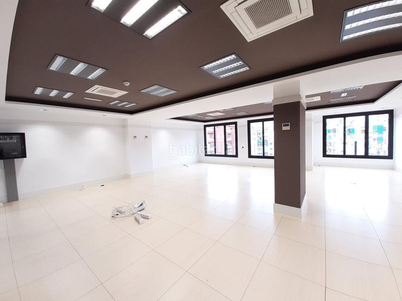 Foto a3322e81-4ac3-43b2-b53e-b5724ef59483. Location bureau avec chauffage parking dans Sants-Badal Barcelona