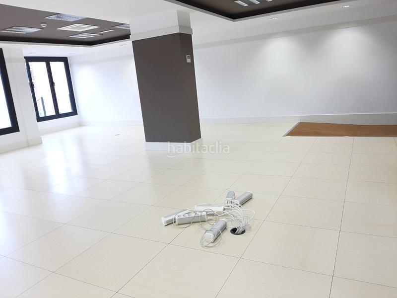 Foto ced6abee-a708-439f-8bd9-f3036f2d413e. Location bureau avec chauffage parking dans Sants-Badal Barcelona