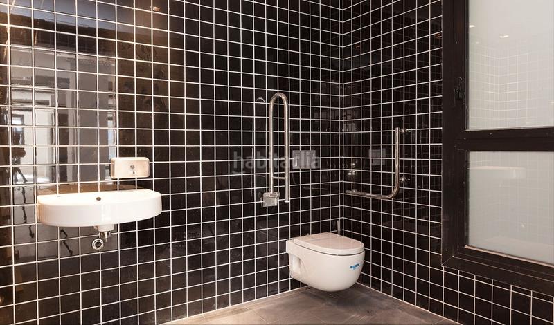 Foto edeb8a99-2a00-4647-8774-f5b30f43499b. Location bureau avec chauffage parking dans Sants-Badal Barcelona