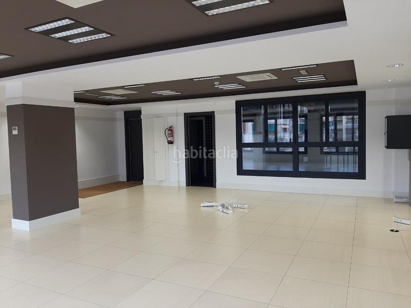 Foto 164f338c-9118-4081-8a5e-fd1205d6a249. Miete büro mit heizung parking in Sants-Badal Barcelona