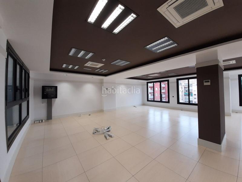 Foto a0dcea31-377c-462d-aafb-51f5a9ea39bb. Miete büro mit heizung parking in Sants-Badal Barcelona