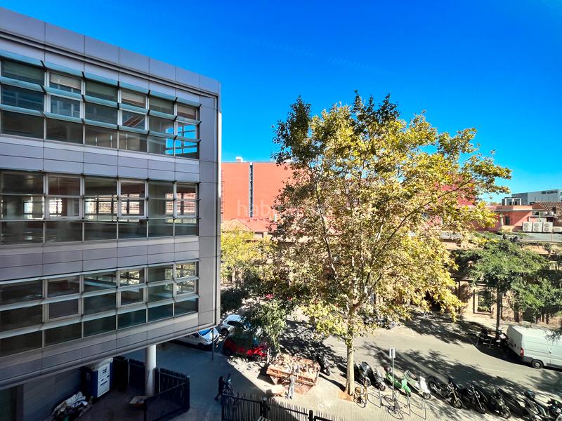 Foto 4dbe81b0-a92c-4ff0-aaa0-ee0547c06eb4. Location bureau avec chauffage parking dans El Parc i la Llacuna del Poblenou Barcelona