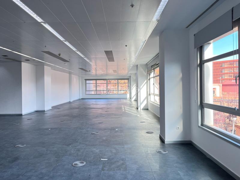 Foto 52ddf189-2e73-409b-b59f-da5dc8369f86. Rent office space with heating parking in El Parc i la Llacuna del Poblenou Barcelona