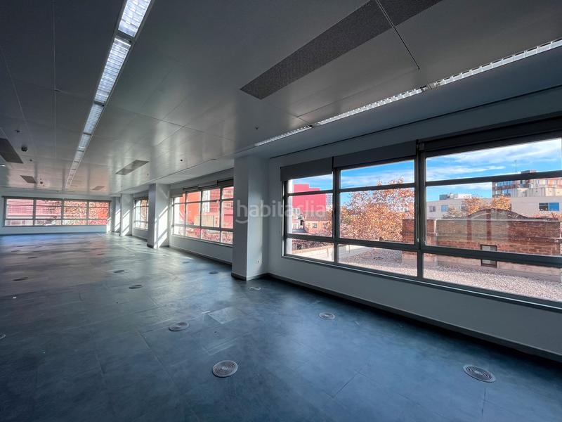 Foto cc8e3491-ac21-4f1d-b11b-b90e727cee17. Rent office space with heating parking in El Parc i la Llacuna del Poblenou Barcelona