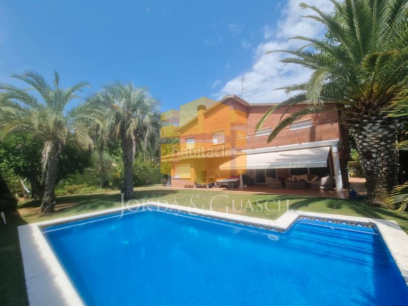 Foto 0101d7bf-416e-4e41-8f79-e8a538e98128. Chalet en Arxiu Sant Cugat del Vallès