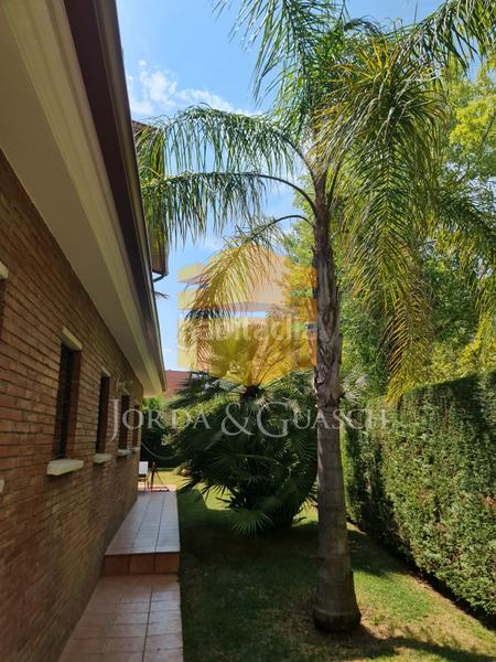 Foto 38c832af-13b0-43f4-a2f7-6058e1e0f09b. Chalet en Arxiu Sant Cugat del Vallès