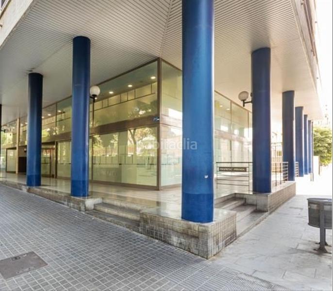 Foto 35cf6aae-99b4-4204-82cb-3e7a3be1f68f. Alquiler local comercial rambla brasil / melcior de palau en Barcelona