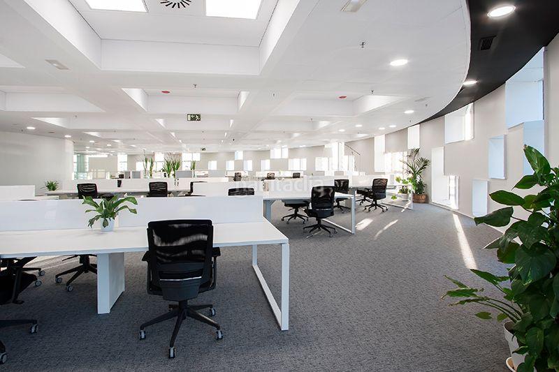 Foto c8a5c5fd-c6e5-44ba-8bb0-fe0317e3b844. Rent office space with heating parking in El Parc i la Llacuna del Poblenou Barcelona