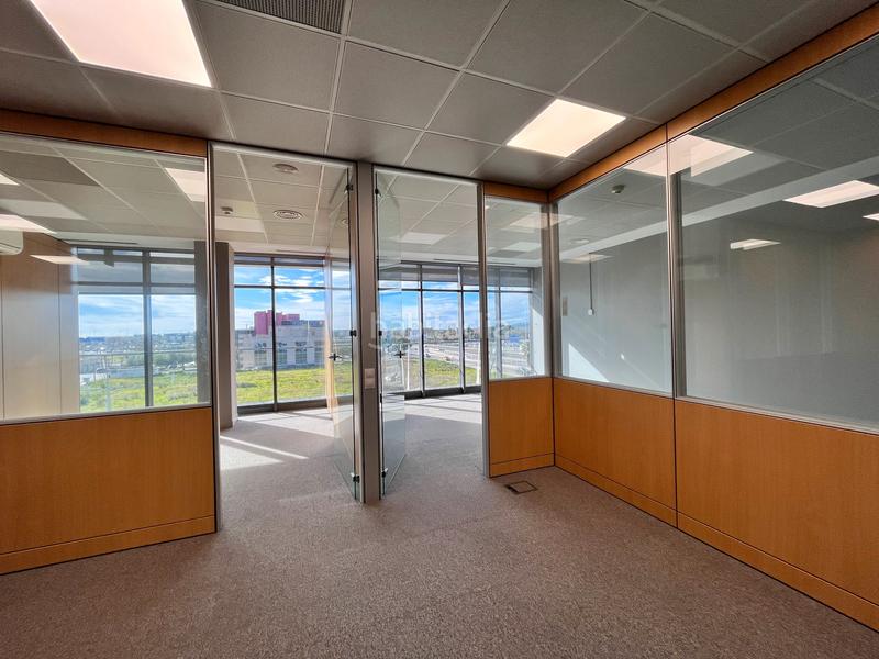 Foto 4cb7c495-a616-40a7-a077-6bf2c36bdc3b. Miete büro mit heizung in Zona Industrial Prat de Llobregat (El)